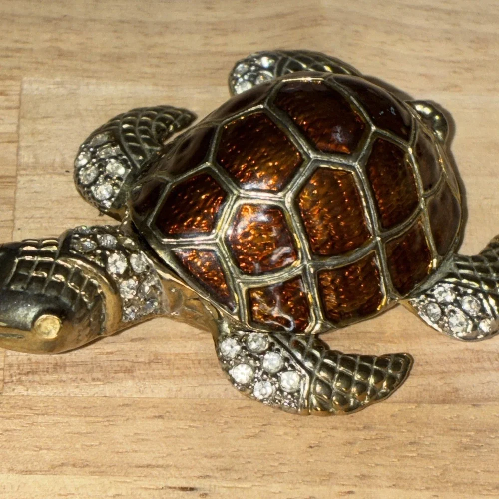 Brass Sea Turtle Trinket Box with Rhinestones Magnet Closure - Picture 2 of 12